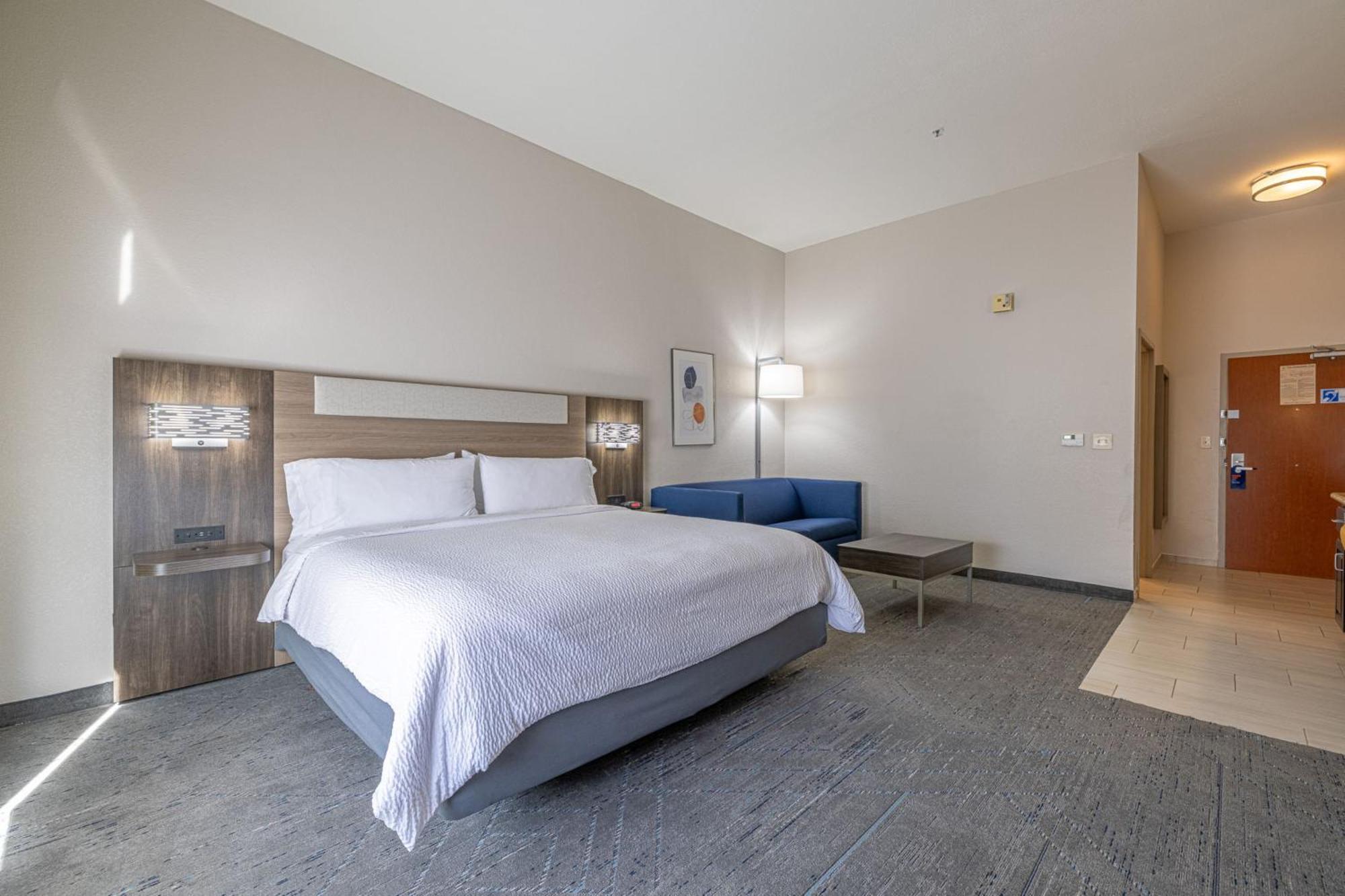 Holiday Inn Express & Suites College Station By Ihg Exterior foto